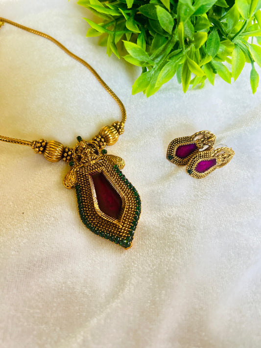 Vadamalli palakka pendant chain with studs