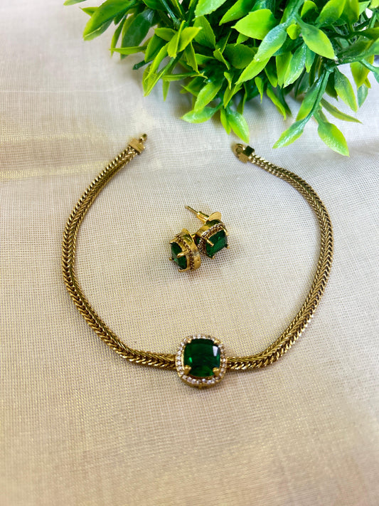 Green stone necklace with studs
